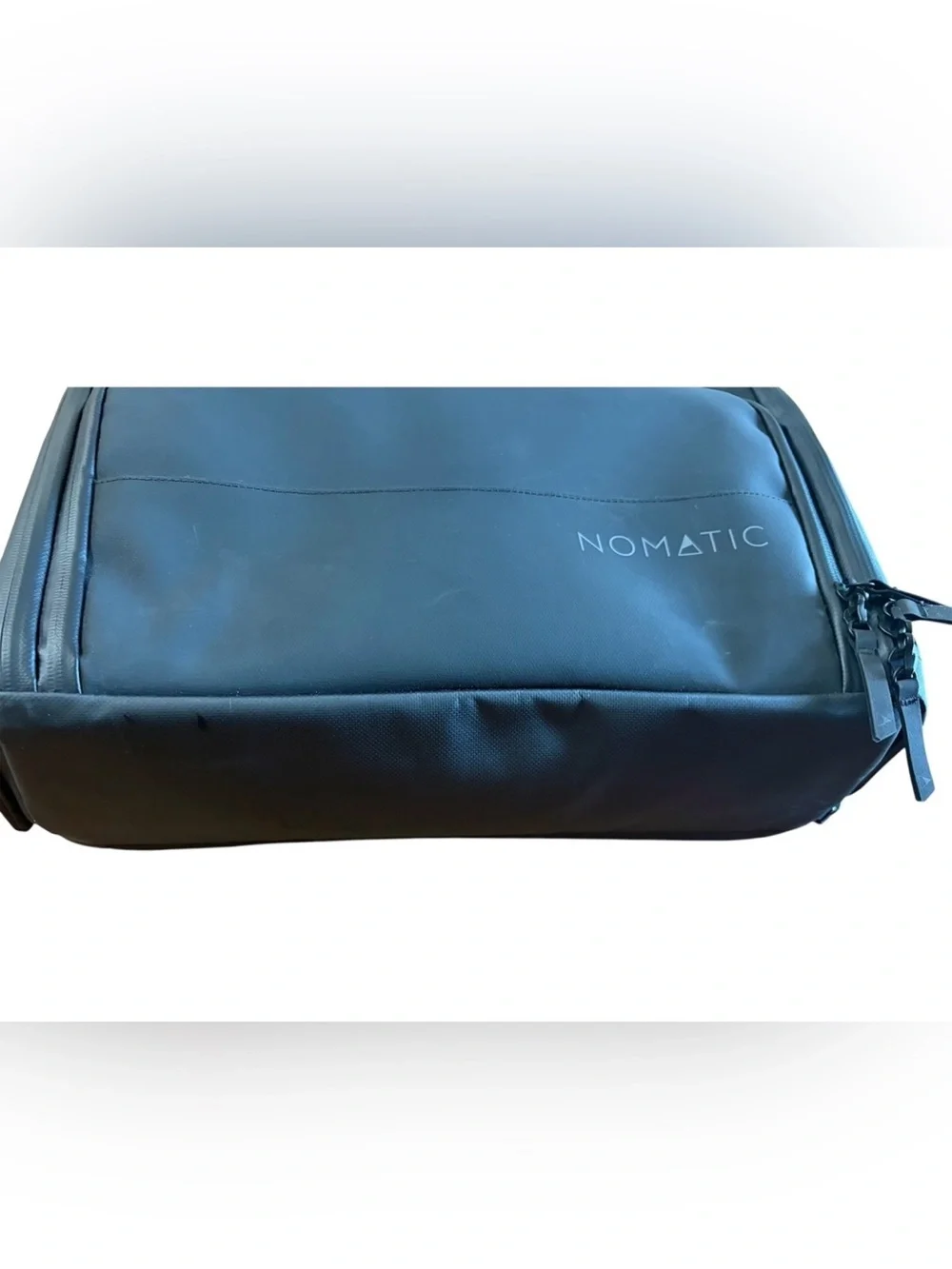 Nomatic Messenger Bag V2 – 15L Water Resistant Laptop Messenger Fits 16”